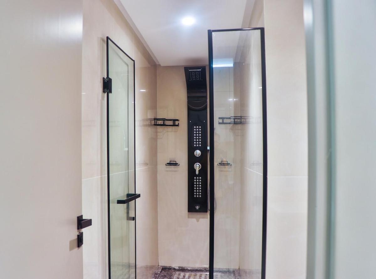 De Charme Face Corniche De Casa Blanca